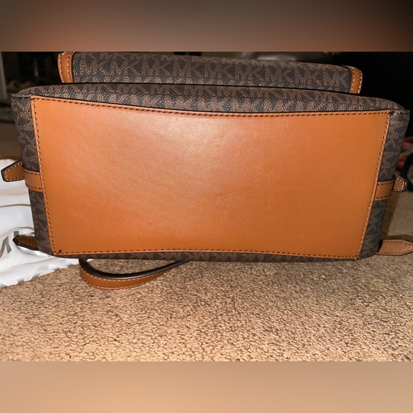 Michael Kors Backpack & wallet bundle - Picture 5 of 6